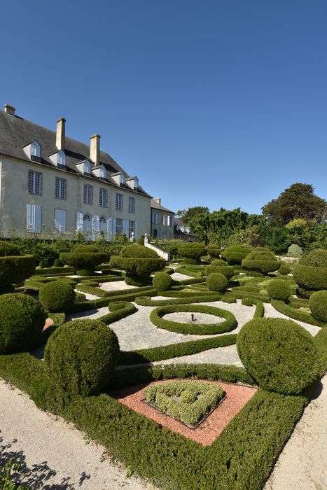 parterre, bordures (art topiaire), vue Nord-Est du château