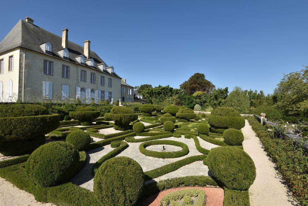 parterre, bordures (art topiaire), vue Nord-Est du château