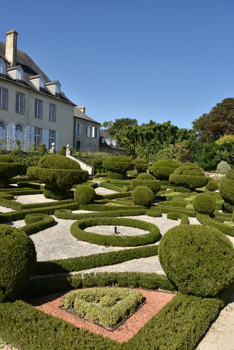 parterre, bordures (art topiaire), vue Nord-Est du château