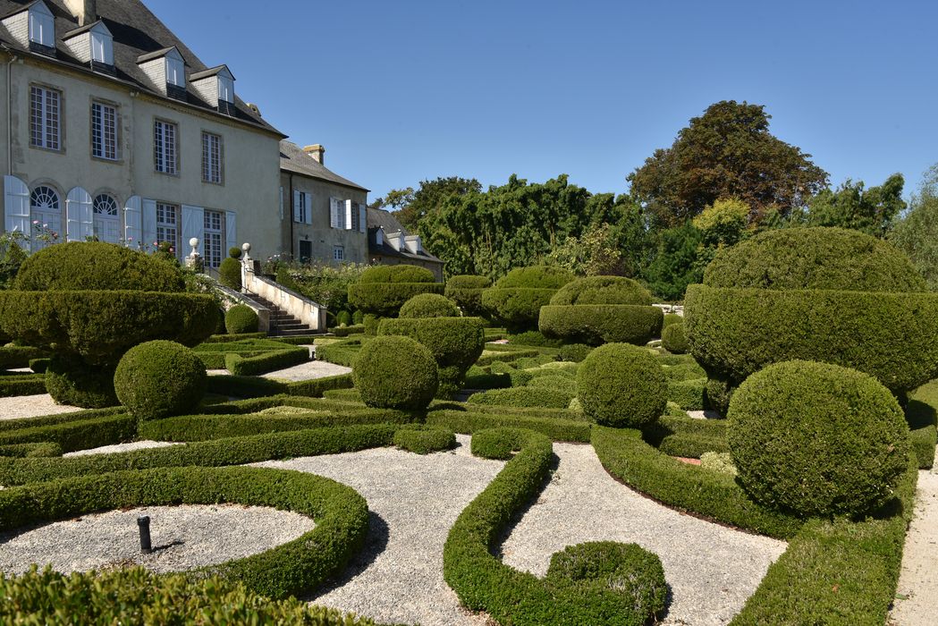 parterre, bordures (art topiaire), vue Nord-Est du château