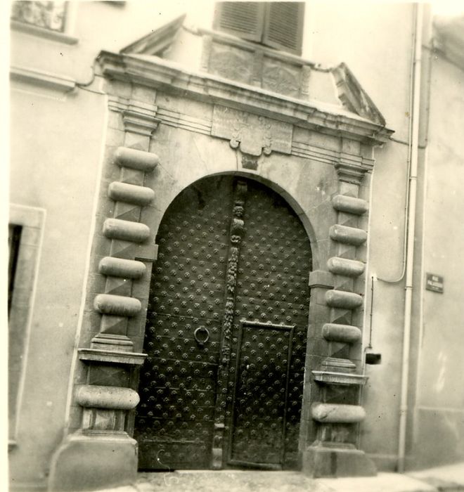 porte d’accès sur rue