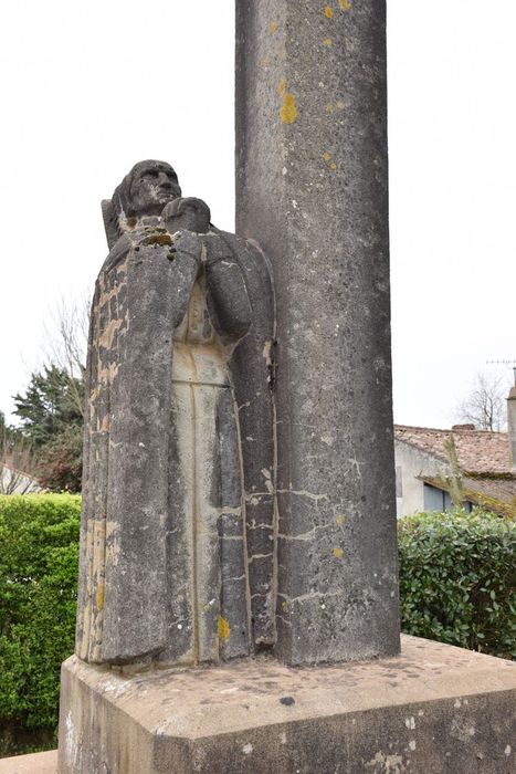 vue générale du calvaire, détail du priant