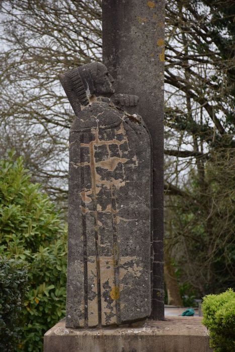 vue générale du calvaire, détail du priant