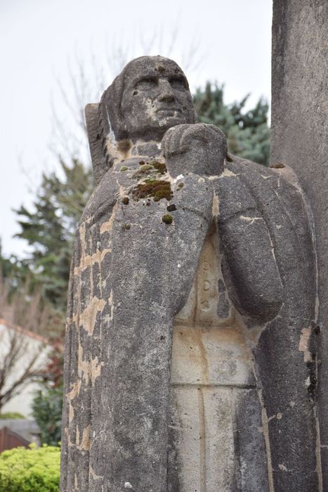 vue générale du calvaire, détail du priant