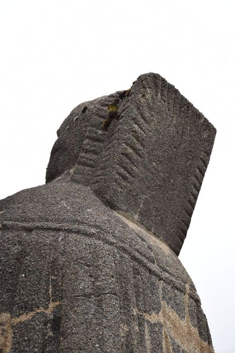 vue générale du calvaire, détail du priant