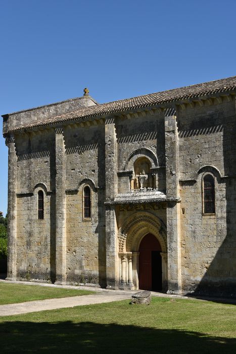 église Saint-Pierre (portail)