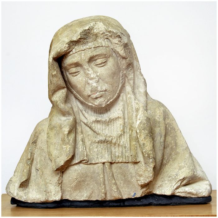 fragment de statue : Buste de femme voilée - © Ministère de la Culture (France), Direction Régionale des Affaires Culturelles d'Occitanie, tous droits réservés