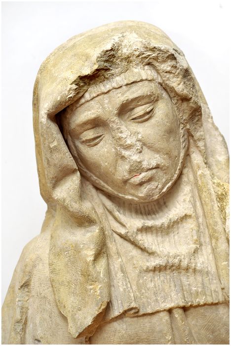 fragment de statue : Buste de femme voilée - © Ministère de la Culture (France), Direction Régionale des Affaires Culturelles d'Occitanie, tous droits réservés