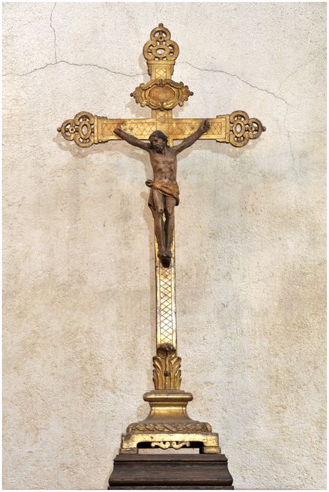 croix d'autel : Christ en croix