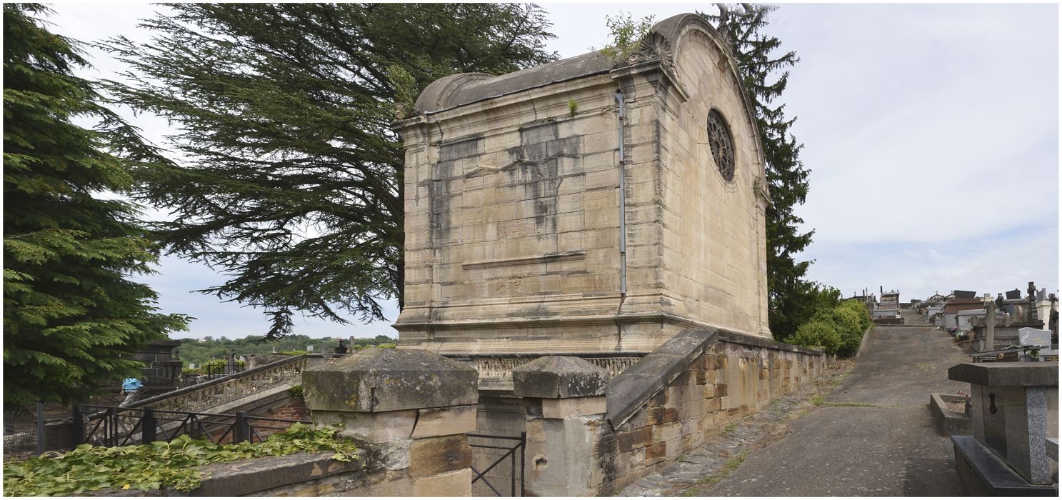 Monument funéraire de la famille Cabrol