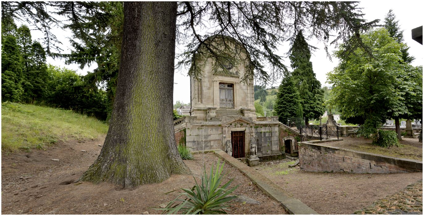 Monument funéraire de la famille Cabrol