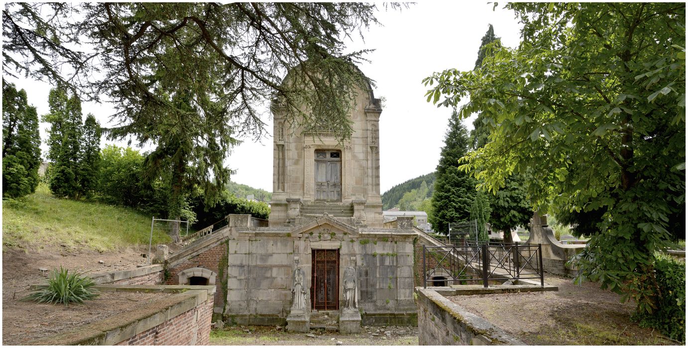 Monument funéraire de la famille Cabrol