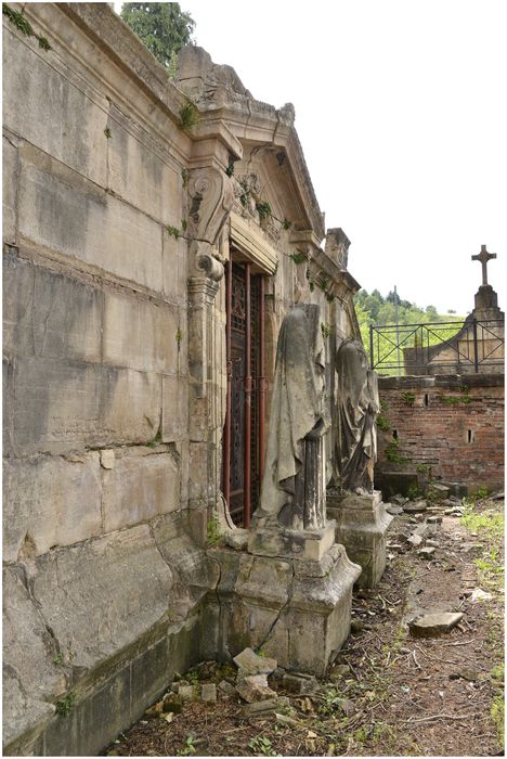 Monument funéraire de la famille Cabrol