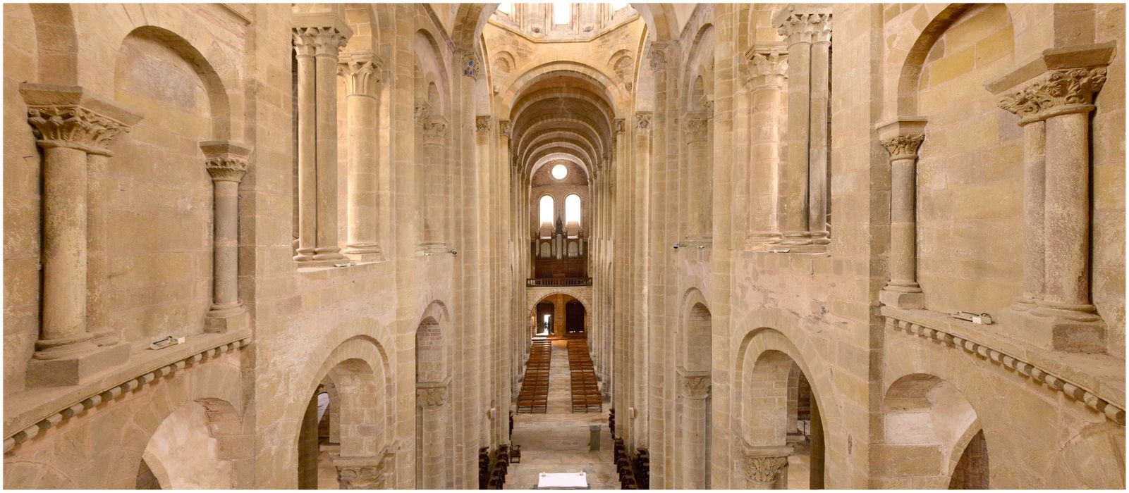 Ancienne abbaye Sainte-Foy : Nef, vue générale