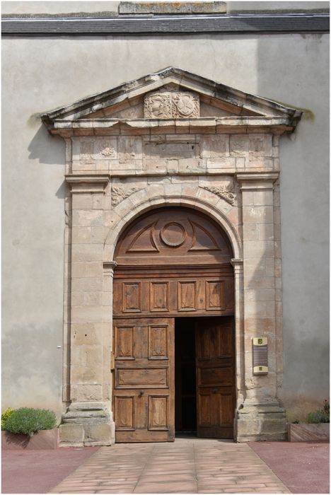 Eglise (ancienne cathédrale) : Portail occidental, vue générale