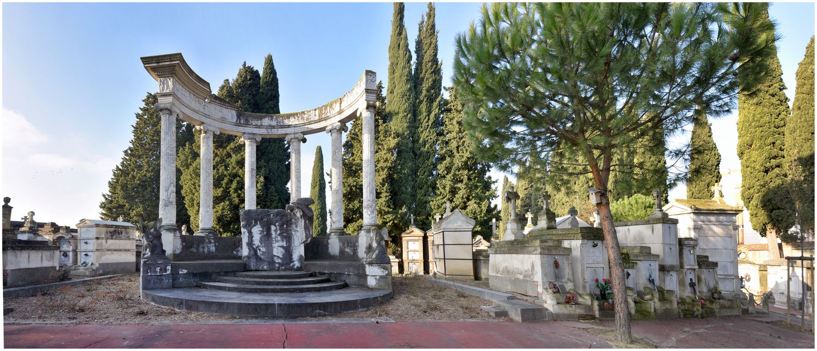 vue générale du monument