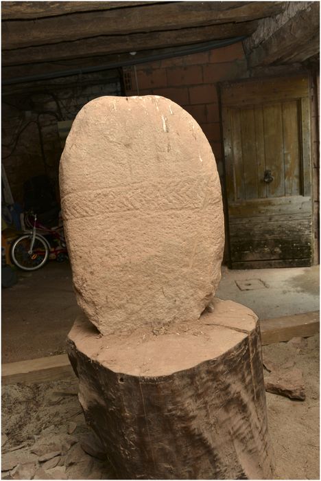 statue-menhir des Ardaliès 9 - © Ministère de la Culture (France), Direction Régionale des Affaires Culturelles d'Occitanie, tous droits réservés