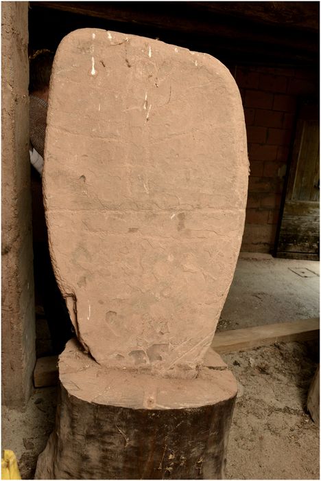 statue-menhir des Ardaliès 1 - © Ministère de la Culture (France), Direction Régionale des Affaires Culturelles d'Occitanie, tous droits réservés