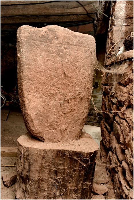 statue-menhir des Ardaliès 3 - © Ministère de la Culture (France), Direction Régionale des Affaires Culturelles d'Occitanie, tous droits réservés