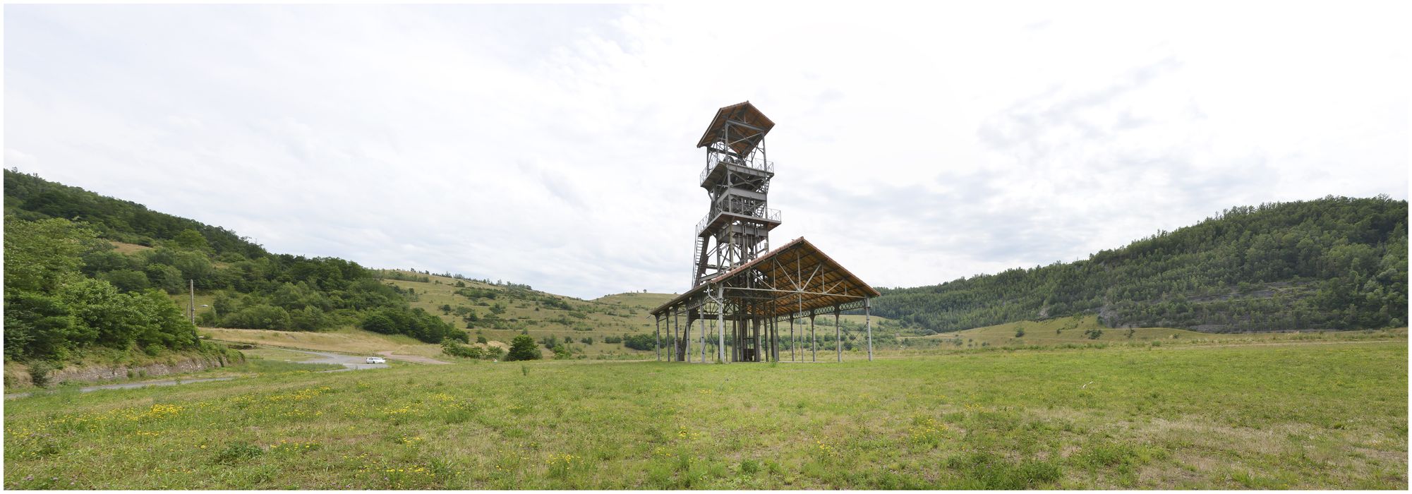 Chevalement du puits de mine de la Découverte