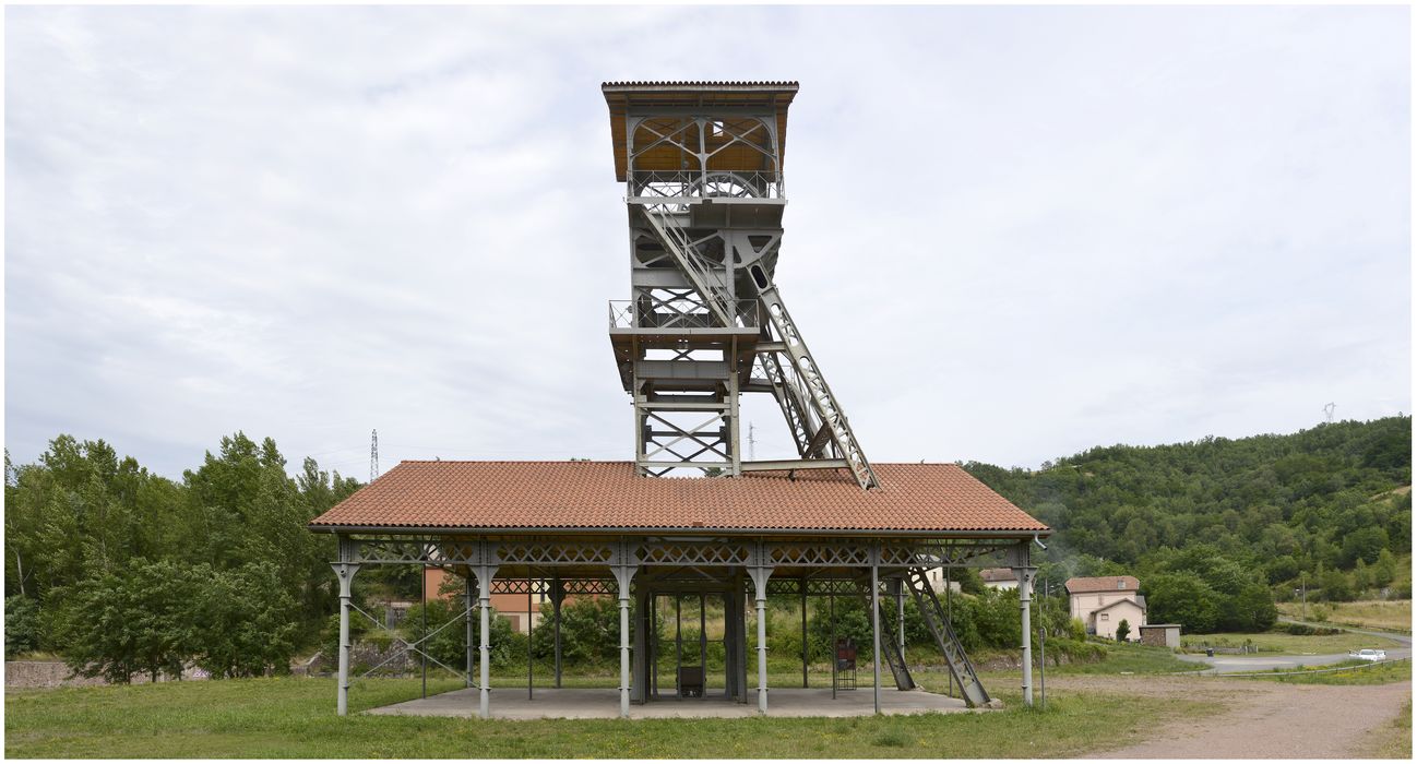 Chevalement du puits de mine de la Découverte