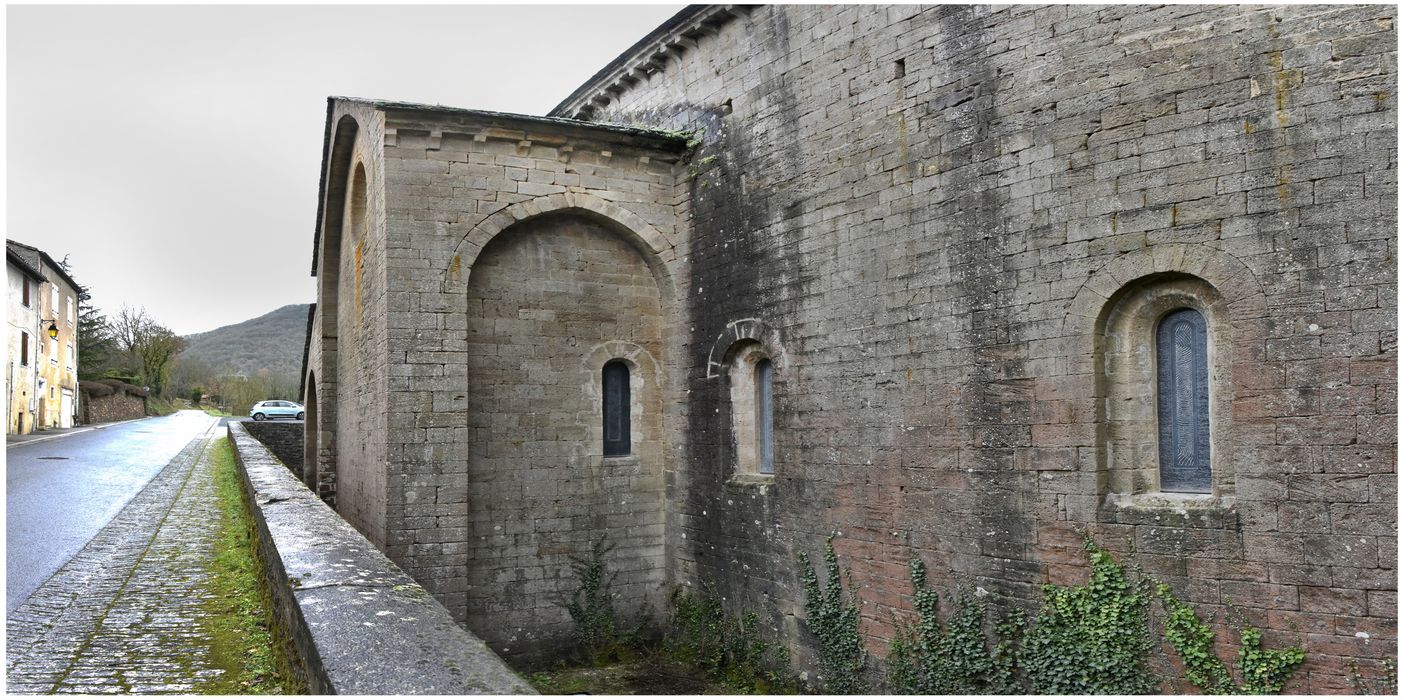 Façade latérale nord, vue partielle