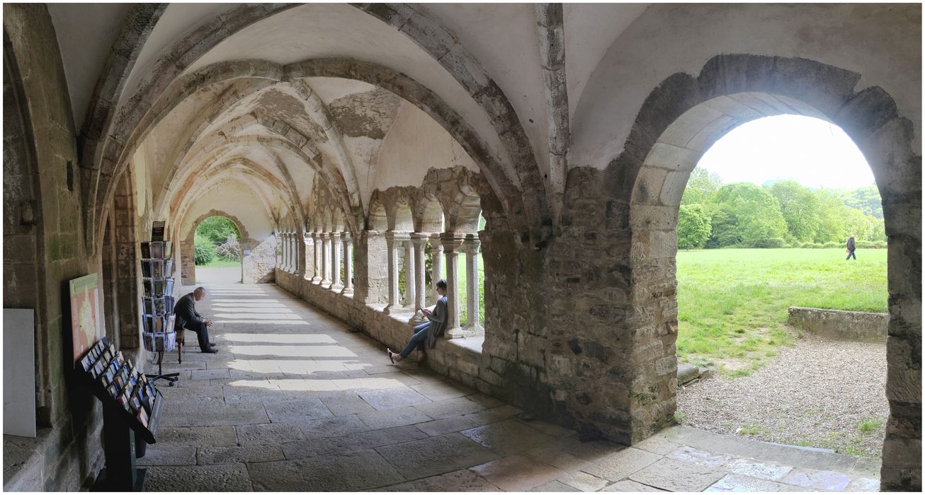 Cloître, galerie est, vue générale