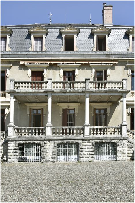 façade sud, vue partielle