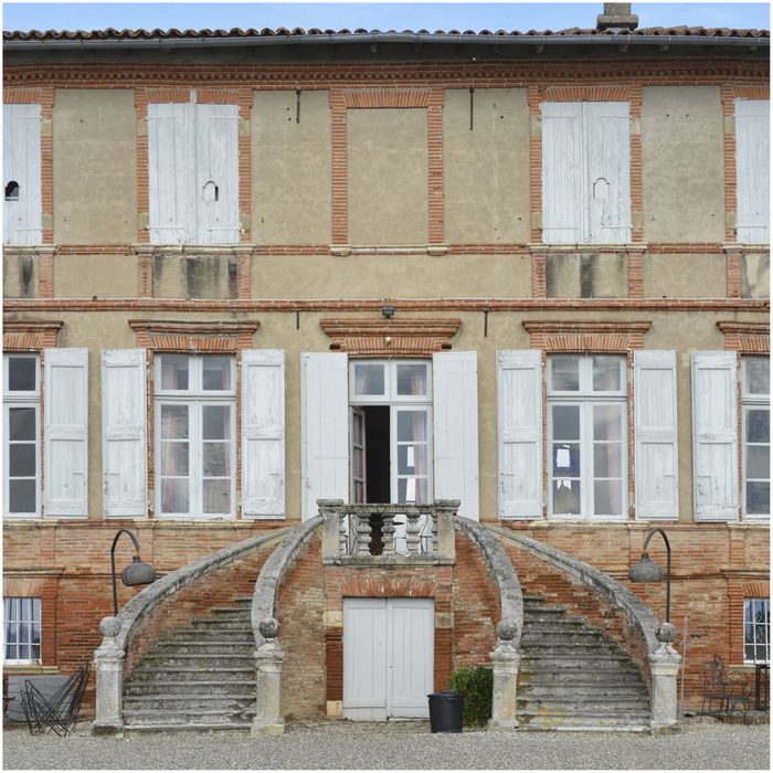 façade sud, escalier d’accès