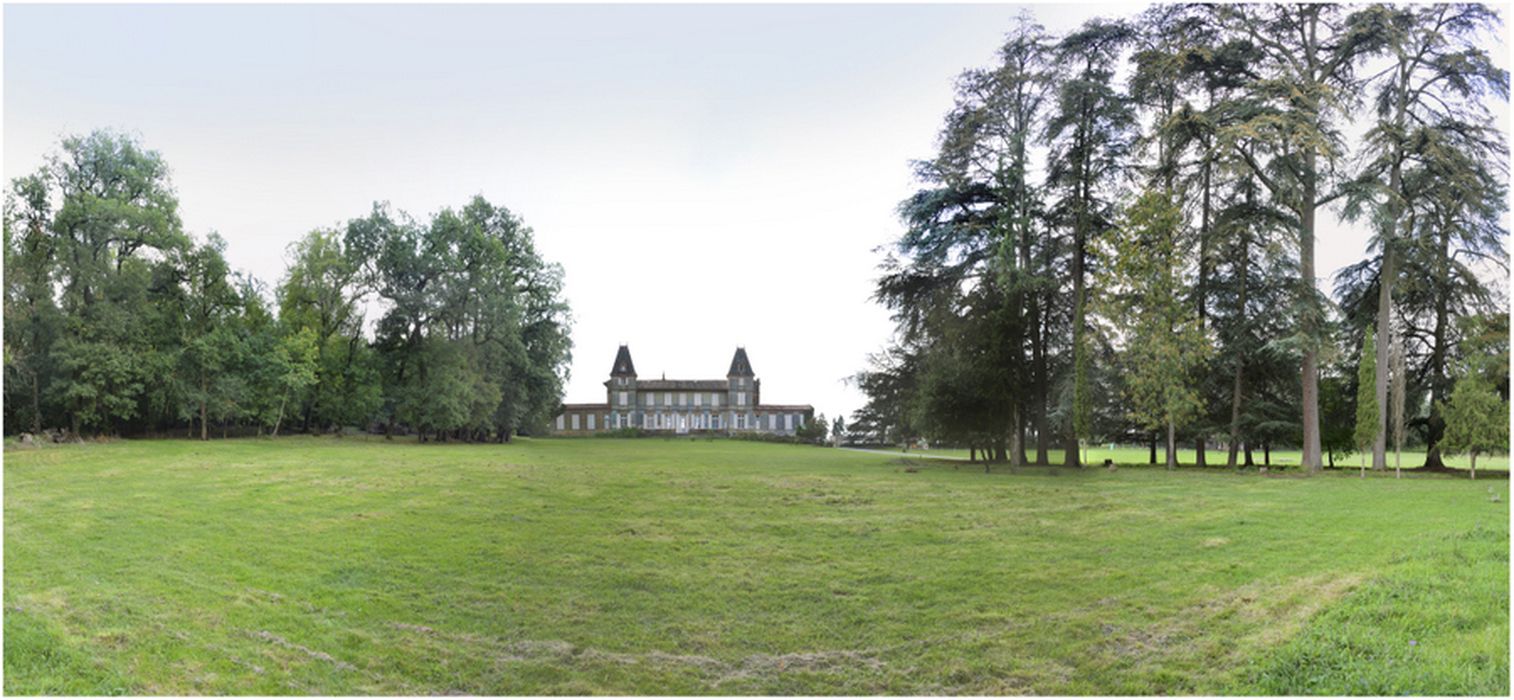 vue générale du château dans son environnement depuis le Nord