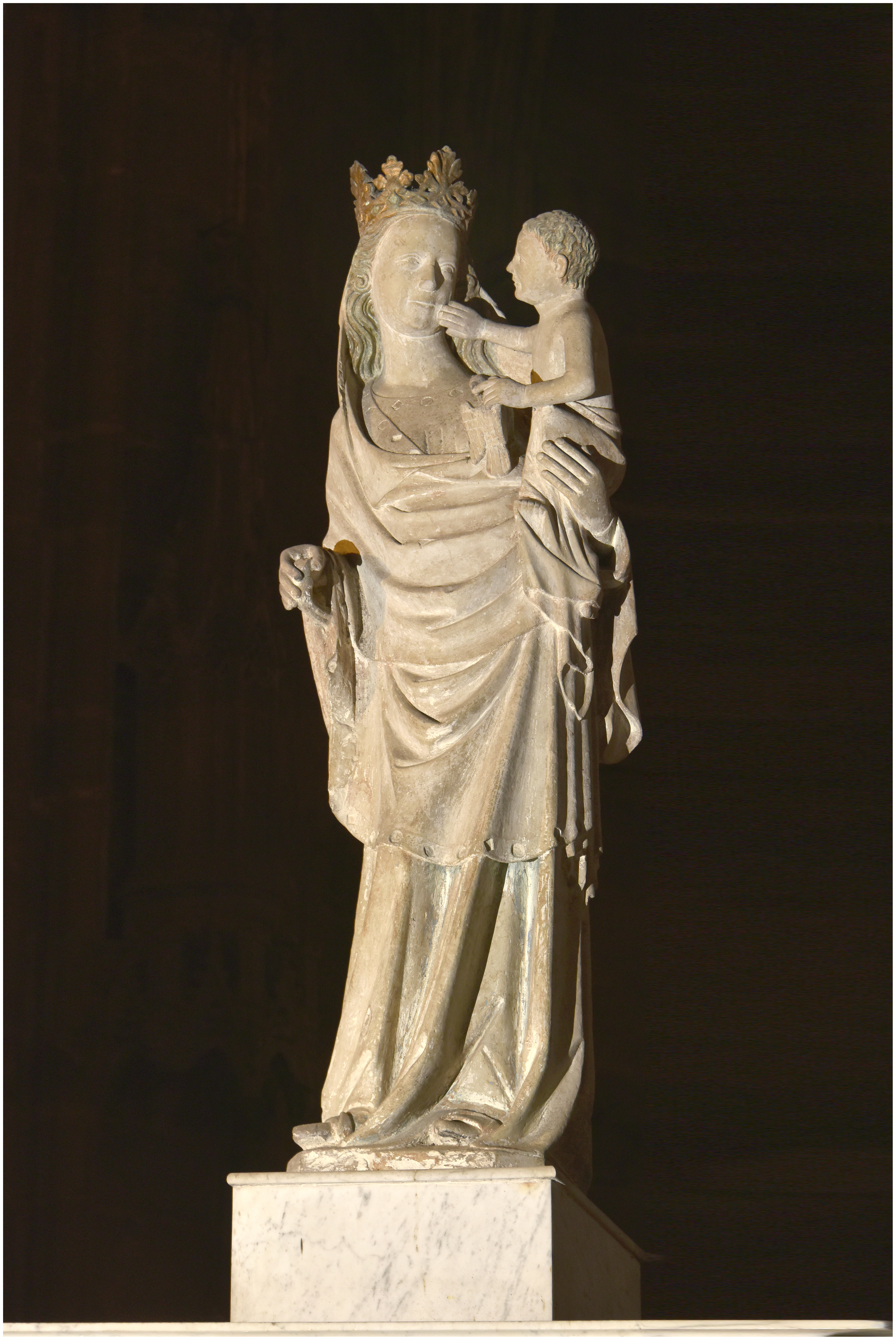 statue : Vierge à l'Enfant