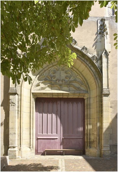 Eglise Saint-Augustin : Portail occidental, vue générale