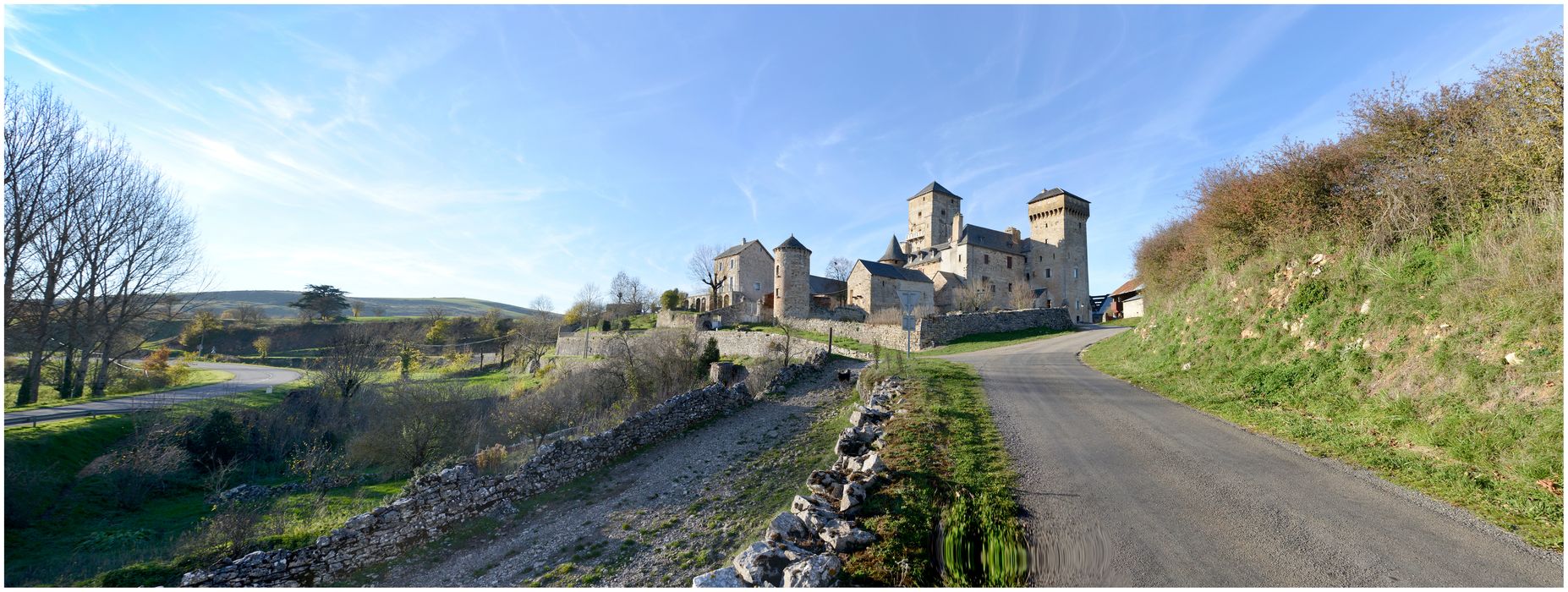 " 
vue d’ensemble prise depuis le Sud-Est"