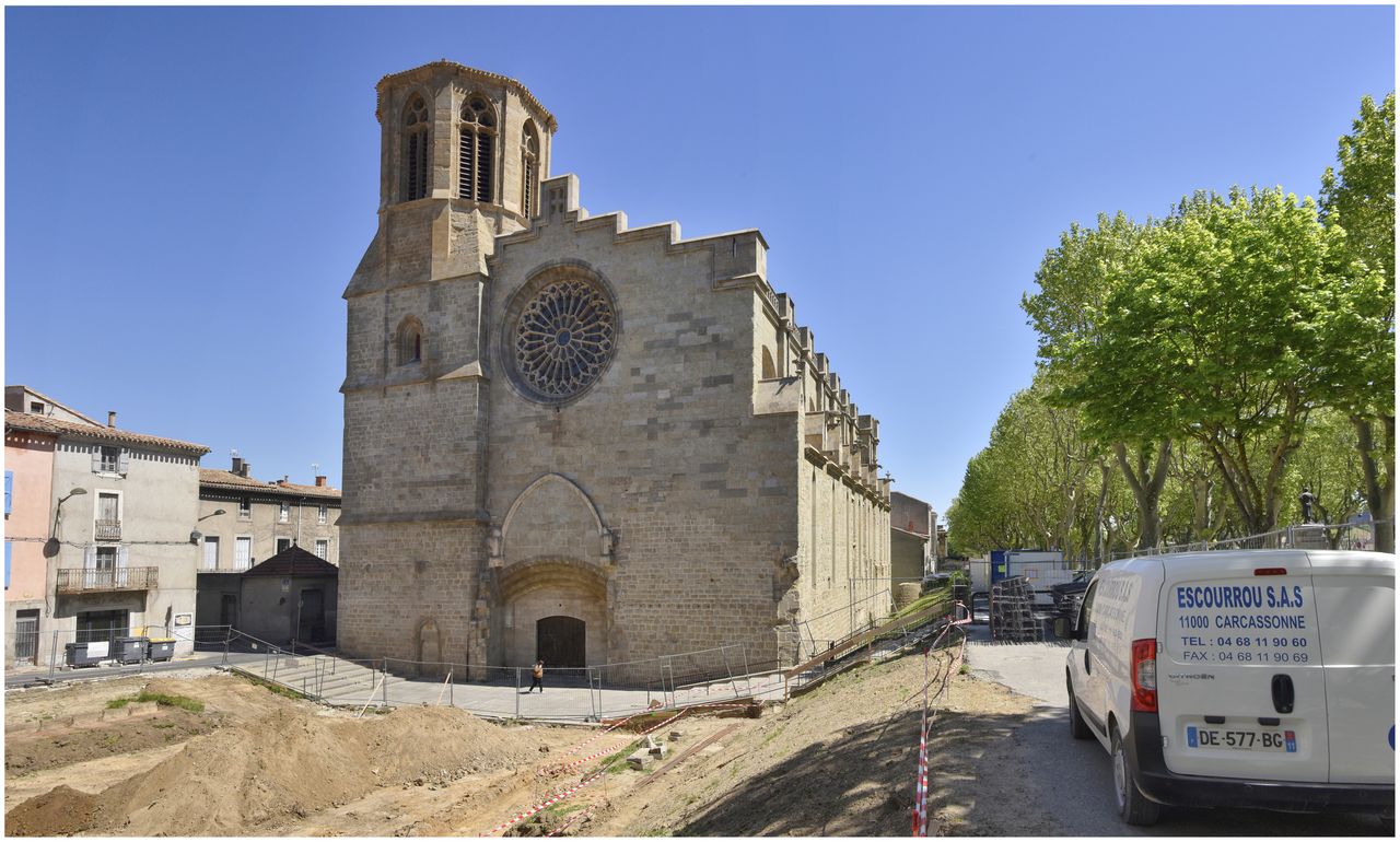 Vue d'ensemble de la cathédrale depuis le sud-ouest.