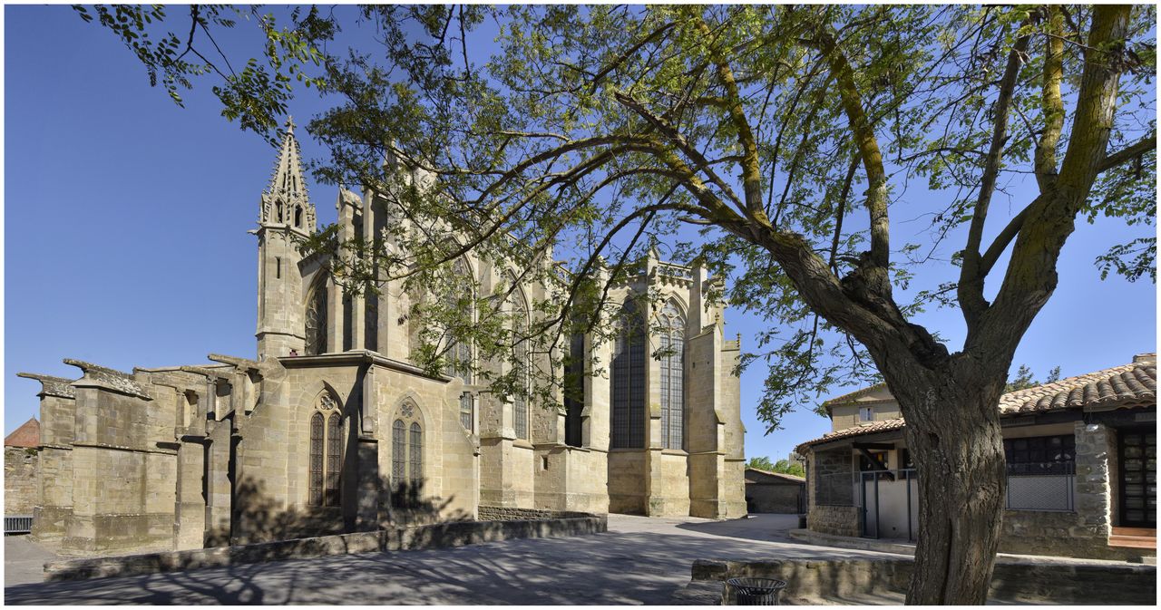 Chevet et transept sud.