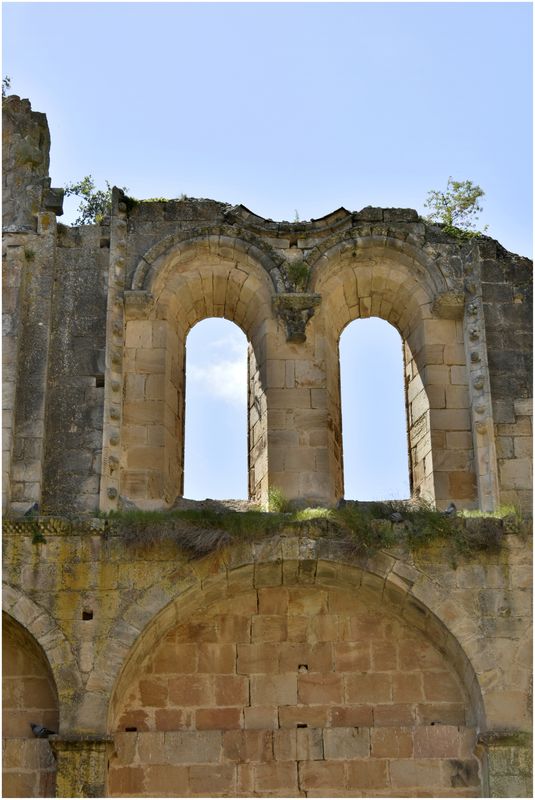 mur intérieur de la façade ouest, baies supérieures