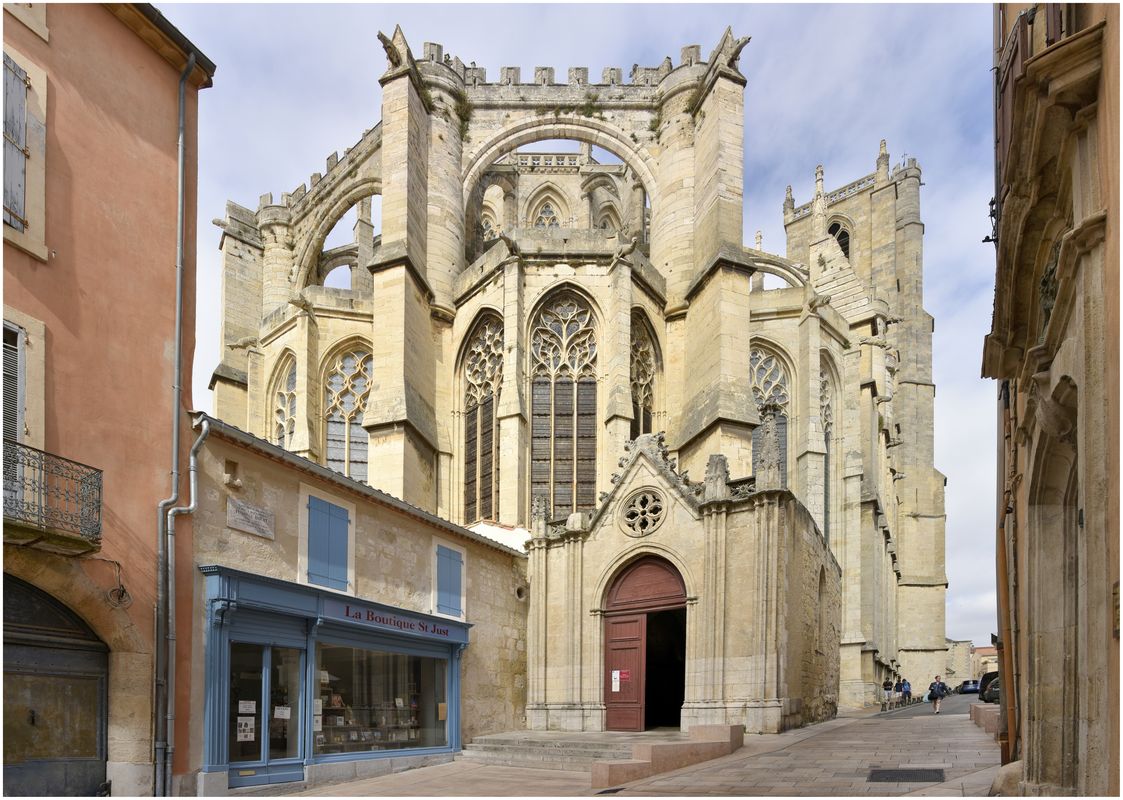 Elévation nord, côté est, vue depuis la rue Armand Gauthier. Portail nord.