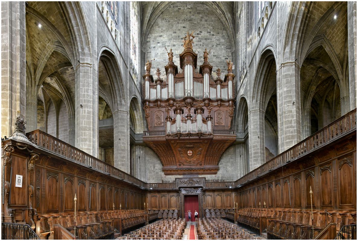 Choeur, stalles et buffet d'orgue.