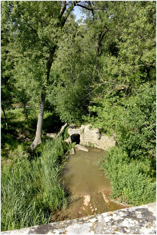 Epanchoir d'Argent-Double. Evacuation du trop plein des eaux du canal dans l'Argent-Double.