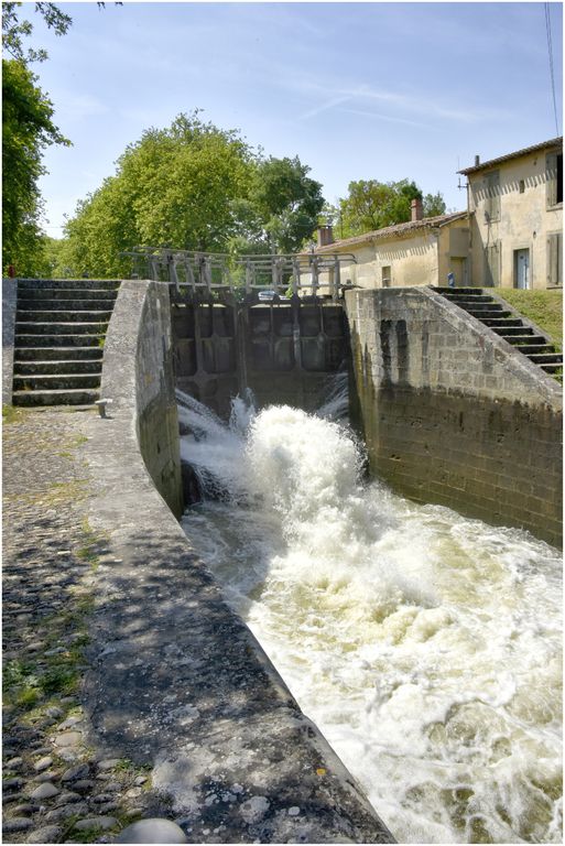 Ecluses de Laurens. Vannes. Remplissage.