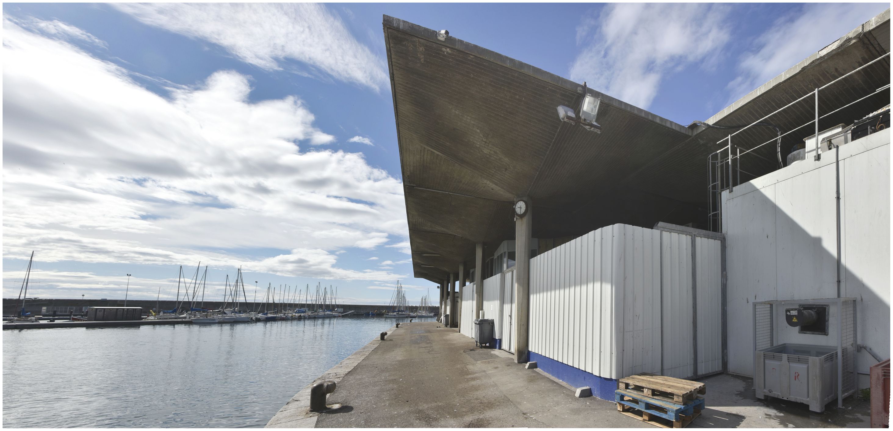 Façade arrière, extrémité nord du bâtiment, vue vers le sud.