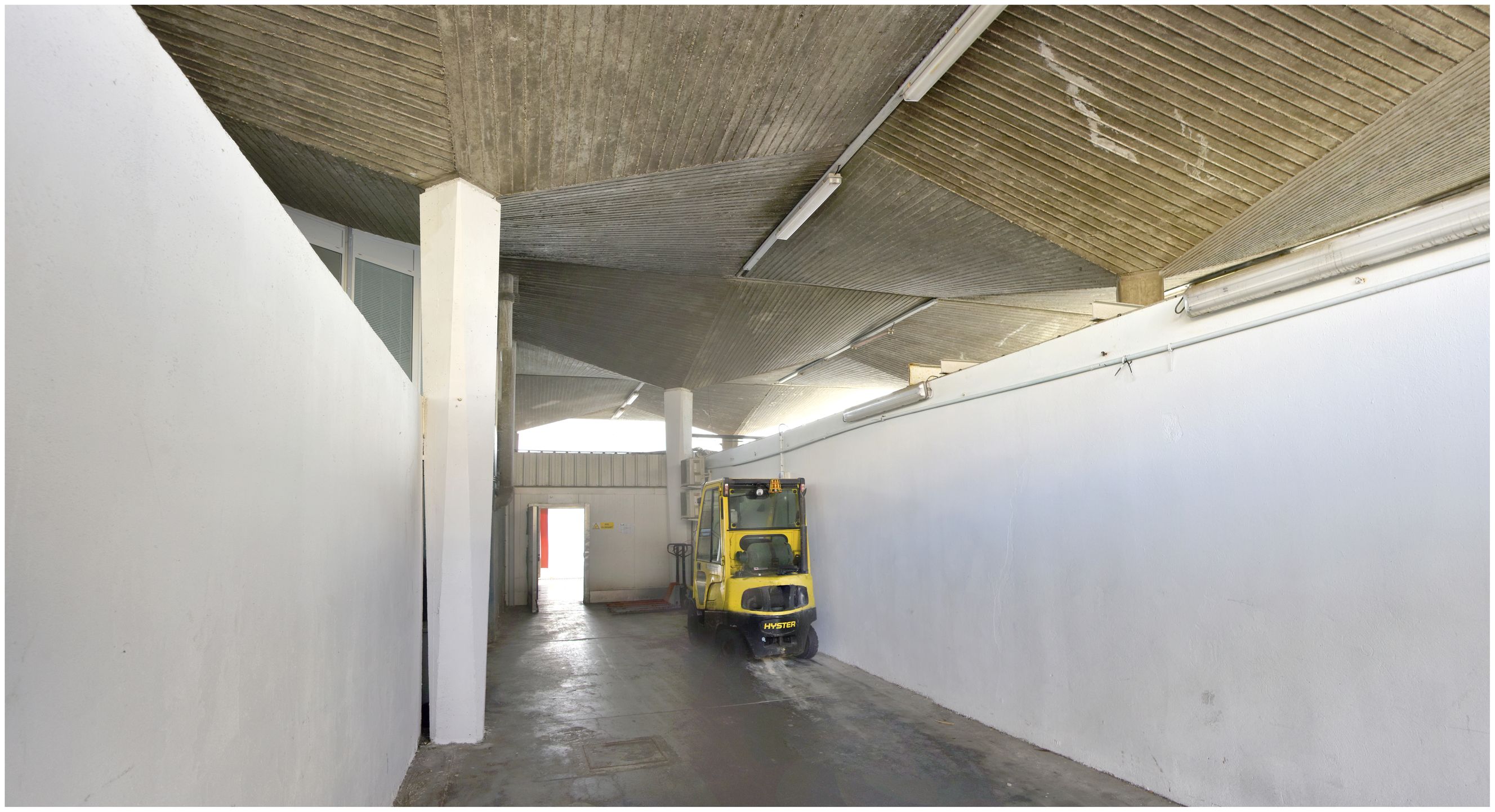 Grande halle du rez-de-chaussée, dont l’espace était libre à l’origine.