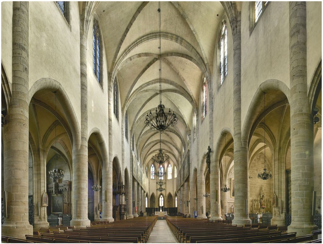 Vue d'ensemble de la nef vers le choeur.