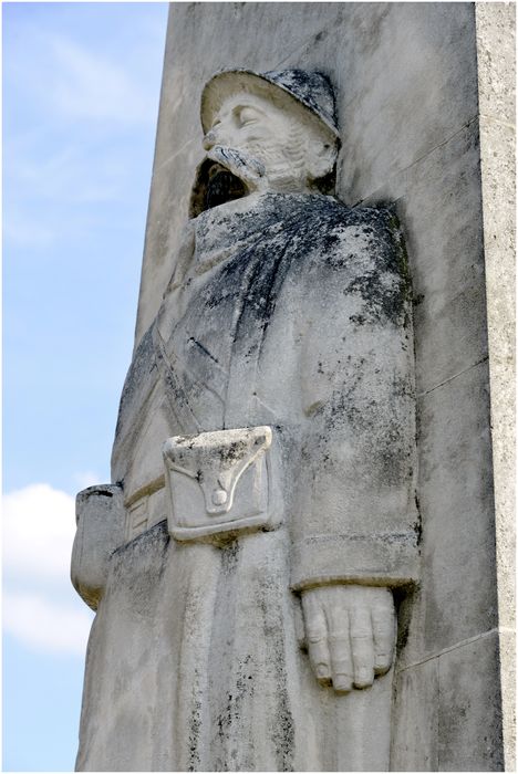 Soldat. Vue latérale.