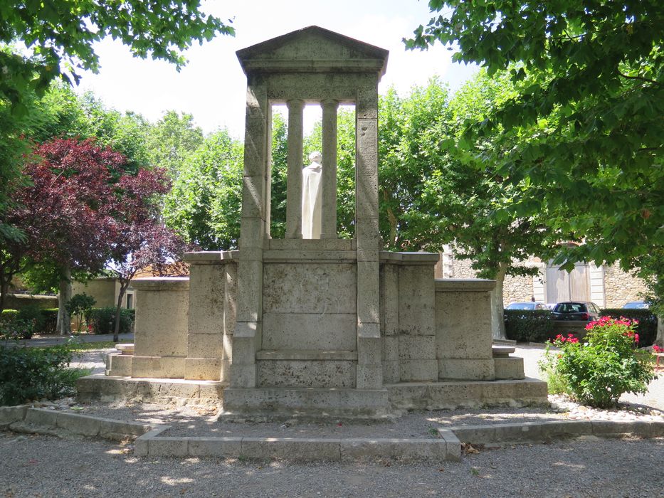 Face postérieure du monument.