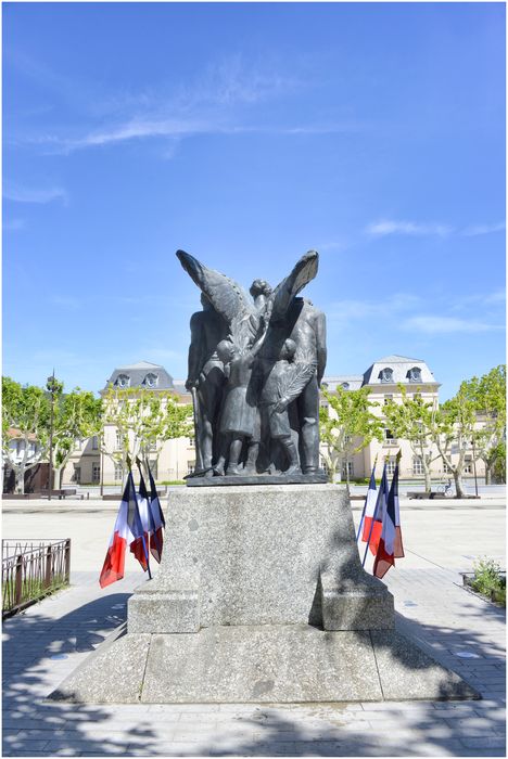 Face postérieure du monument.