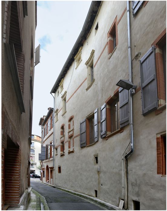 façade latérale nord, vue prise depuis la rue Nazareth