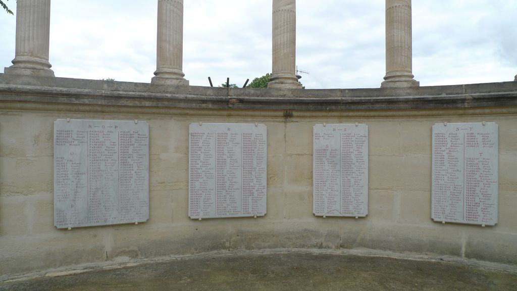 Plaques installées en 2014.