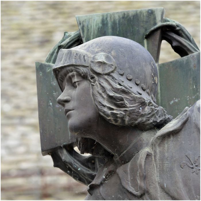 Groupe sculpté. Jeanne d'Arc. Détail.