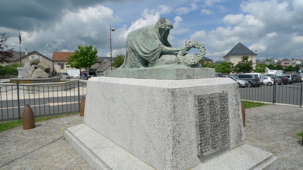 Vue latérale du monument.